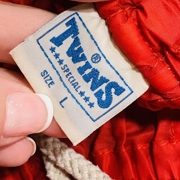 Twins Muay Thai Shorts Mens Large Red Gold Kickboxing Boxing Trunks Sean Canada - Picture 2 of 13